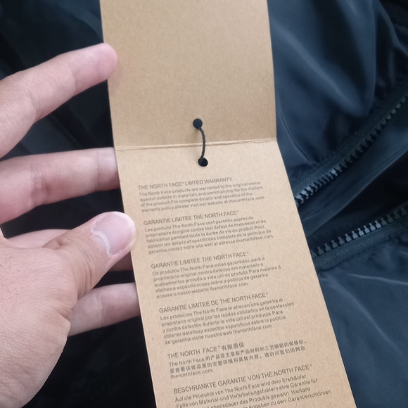 The North Face Puffer Jacket - Picture 9 of 9